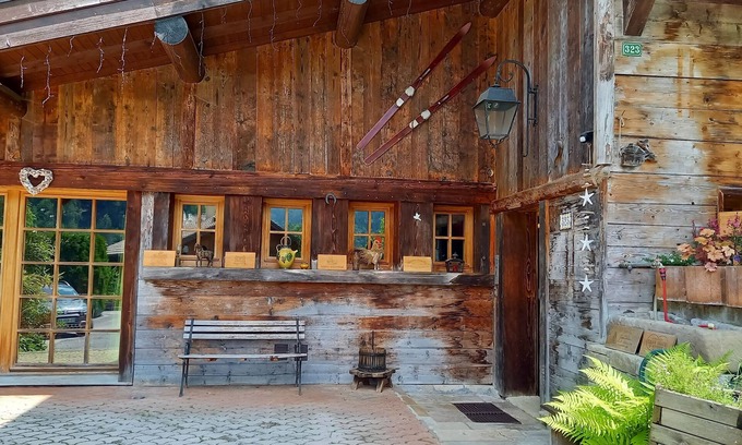Entremont Ski Chalet | Charming chalet with fireplace 10 minutes from Grand Bornand and La Clusaz