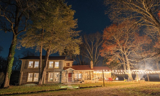 Rising Fawn Cabin | Charming Cabin in Rising Fawn with AC, WiFi and outdoor space