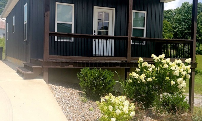 Burkesville Cabin | Charming Cabin located within miles of Dale Hollow Lake State Park-Cabin#1