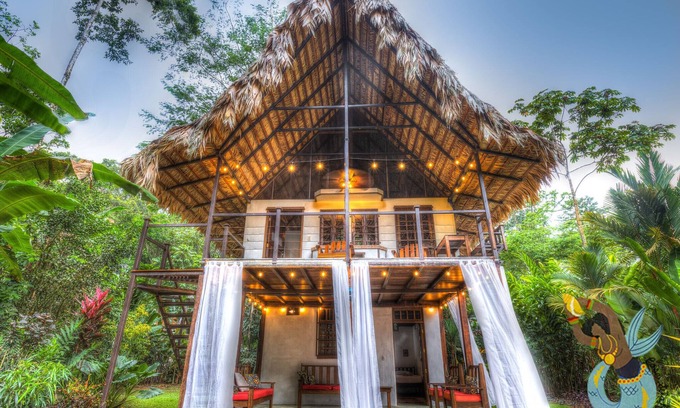 Puerto Viejo de Talamanca Ski Chalet | Charming Casa Selah with FiberOp near the Beach!