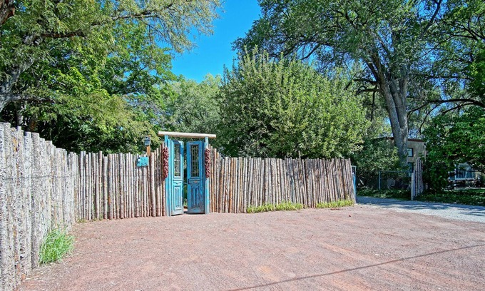 North Valley House | Charming Casita and park setting