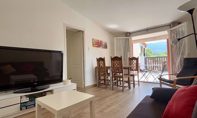 Sorede House | Charming Catalan House in Sorède - Sleeps 4