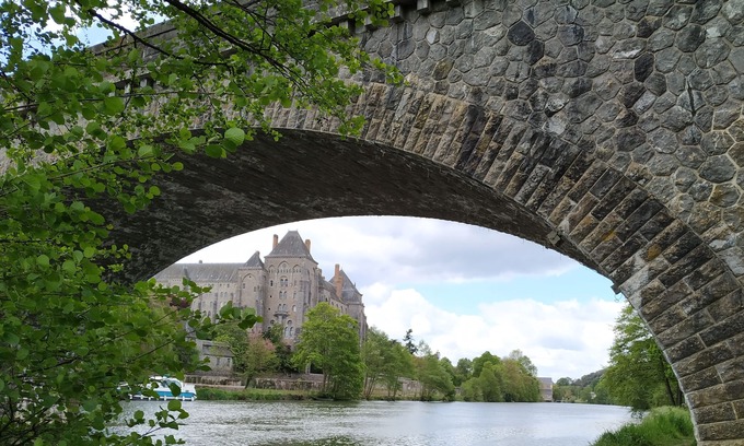 Solesmes House | Charming cathedrals in the heart of the sun (72)