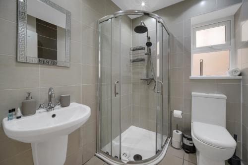 Adamsdown Apartment | Charming & Central - Cardiff Central - Fast Wifi