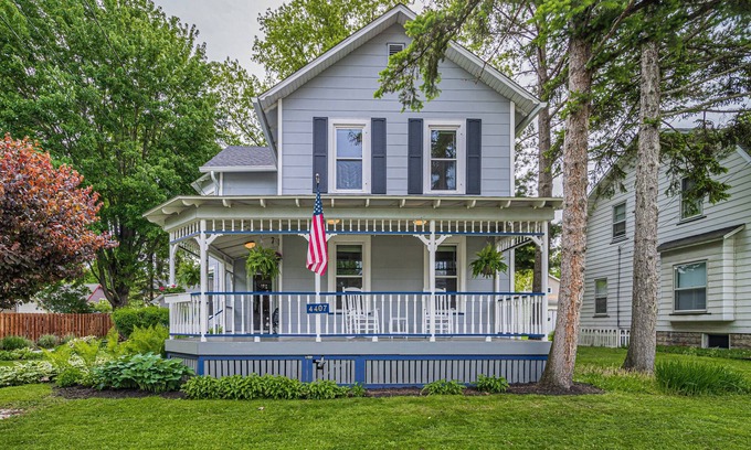 Willoughby House | Charming century home in the heart of Willoughby walking distance to everything!
