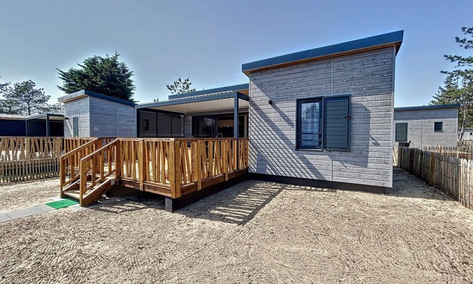 Jullouville Ski Chalet | Charming Chalet, 4 Sleeps, Heated Pool, Terrace, Close to Beach