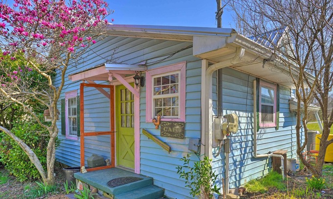 Flintstone Cottage | Charming Chattanooga Cottage ~ 2 Mi to St Elmo!