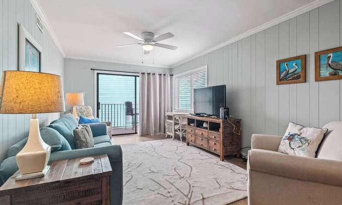 North Myrtle Beach Hotel | Charming Cherry Grove 2BR w/Relaxing Pool & Stunning ocean view