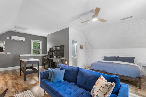 Charleston Apartment | Charming Chic Charleston & DI Loft Getaway