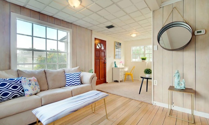 Clearwater Villa | Charming Clearwater Cottage w/cute courtyard