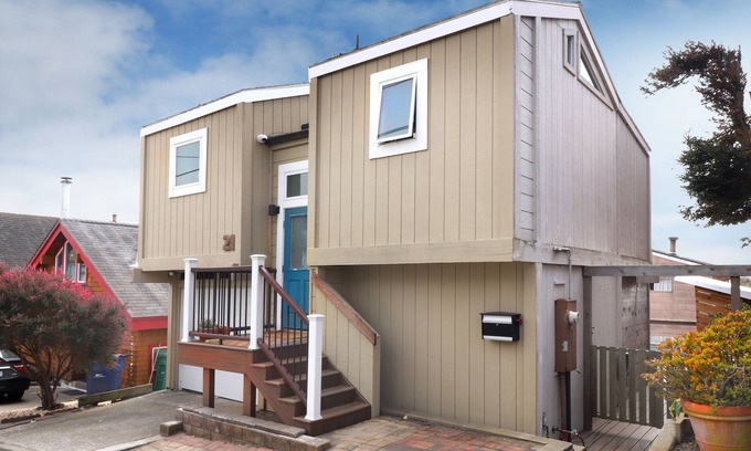 Dillon Beach House | Charming Coastal Cottage with Water Views