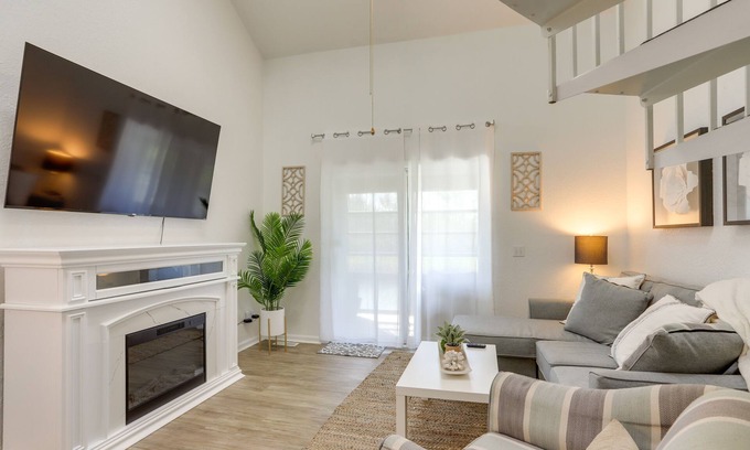 Oak Harbor Condo | Charming Condo on Lake Erie w/Community Pool