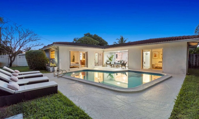Coral Ridge Isles House | Charming Coral Ridge 2BR/2BA Near Beach + Pool