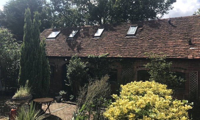 Wixford House | Charming cosy country cottage, barn conversion with private garden.Pets welcome