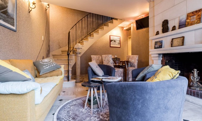 Saint-Pere-en-Retz Cottage | Charming Cottage Near Beaches with Fireplace, Terrace & Garage