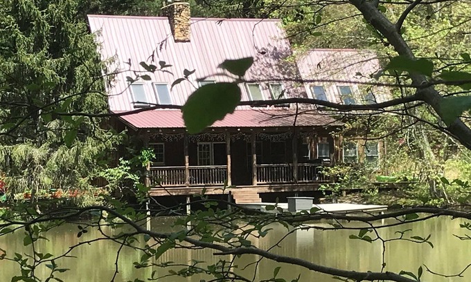 Fairview Cottage | Charming Cottage-Beautiful Views-Private Pond-~NC~ Mountains!