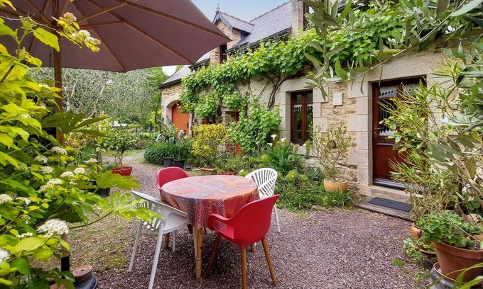 Riec-sur-Belon House | Charming cottage with fairy-tale garden in Riec-sur-Belon.