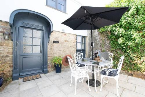 Blackawton House | Charming Cottage Near Dartmouth With Log Burner