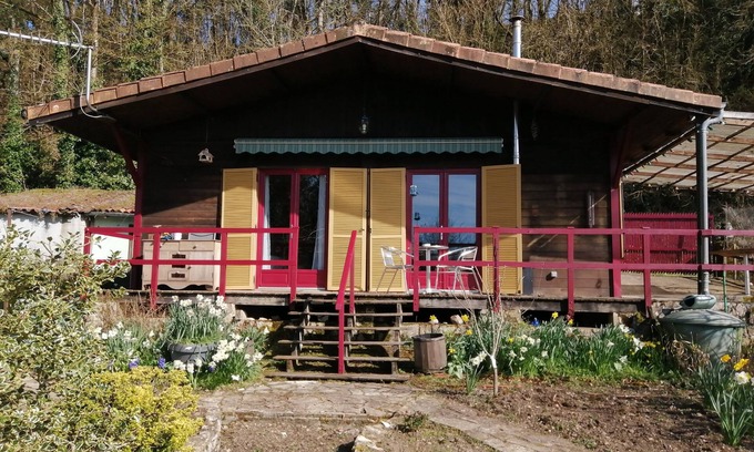 Ruffec Ski Chalet | Charming cottage on a small river for nature lovers
