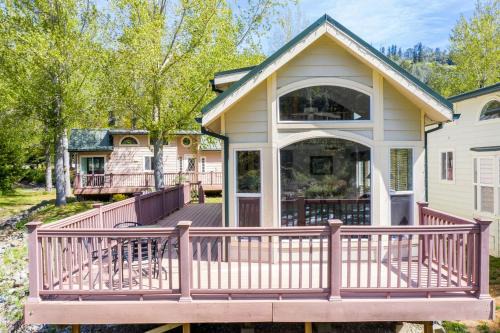 Big Bar House | Charming Cottage Rental with Fabulous Views of the Trinity River in Northern California