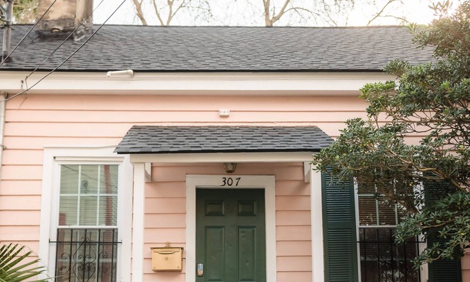Savannah Victorian District Cottage | Charming Cottage w/ Courtyard 2 blocks to Forsyth Park