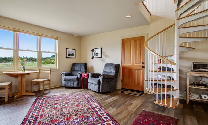 Mendocino Cottage | Charming cottage w/dramatic views and fireplace. Ideal location