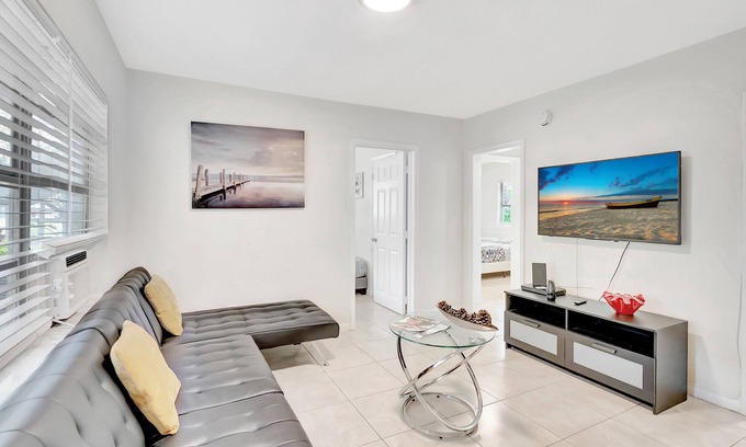 Delray Beach Cottage | Charming Cottage, walk to Atlantic, pets welcome