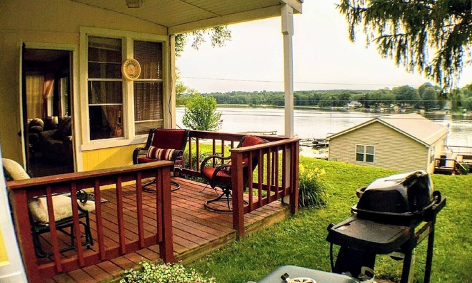 Wolcott Cottage | Charming Cottage with Stunning Bay Views & Water Access