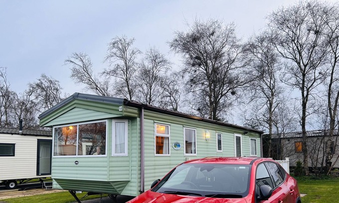 Wigton Ski Chalet | Charming Countryside Static Van with Entertainment