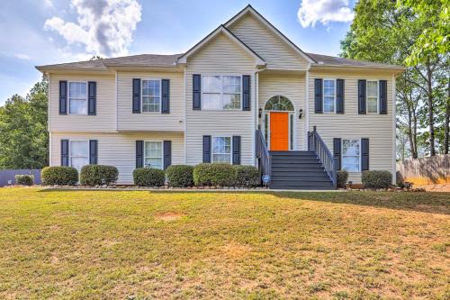Oak Hill House | Charming Covington Home with Fire Pit and Game Room!