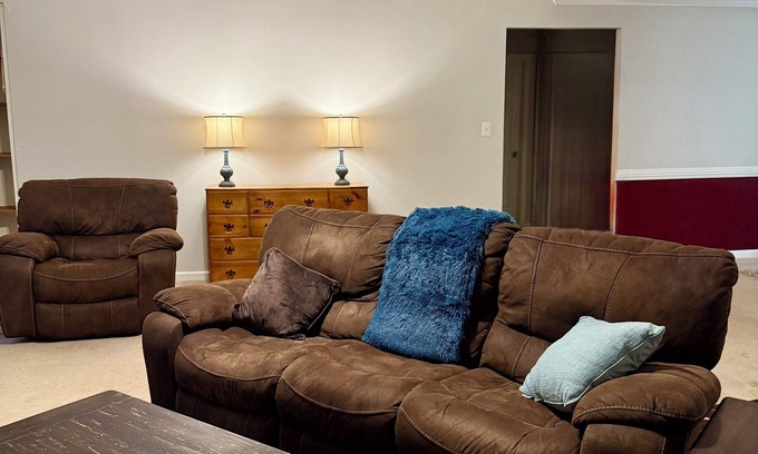Cordova House | Charming & cozy 3BR 2B house in Cordova/Memphis within miles of entertainment.