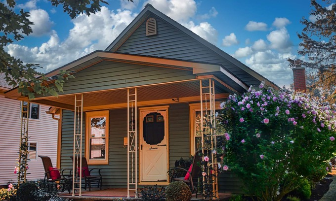 Wellsboro House | Charming, Cozy, & Conveniently Nestled in Historic Wellsboro, 2 BR, 1 Bath, WIFI