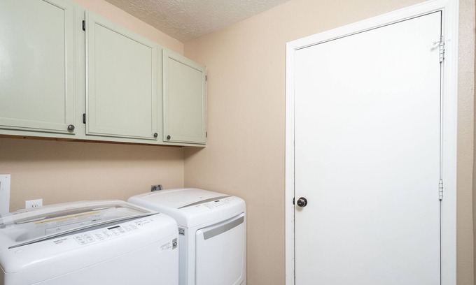 Mesilla Park House | Charming desert oasis- Conveniently located near NMSU, golf course, and highway.