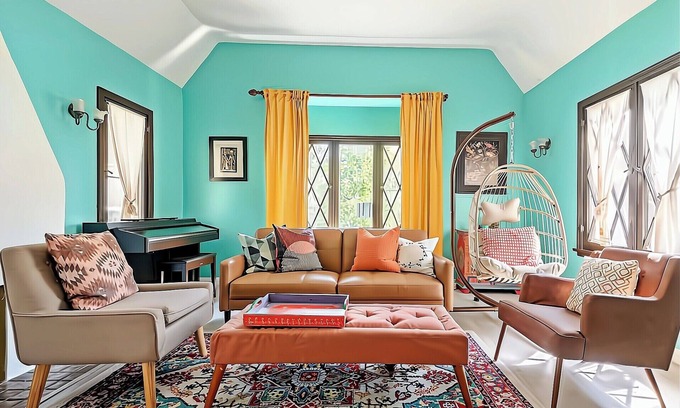 South Wrigley House | Charming Designer Cozy Spanish house in Long Beach