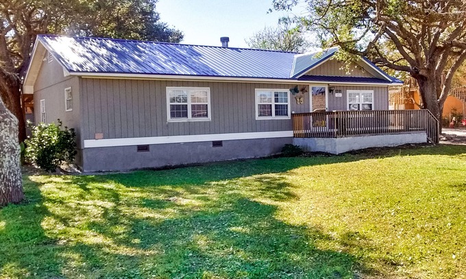 Salter Path House | Charming dog-friendly home near beach with central AC & W/D