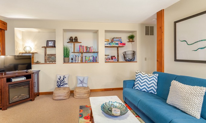 Coupeville House | Charming dog-friendly retreat near beach with hot tub & large yard