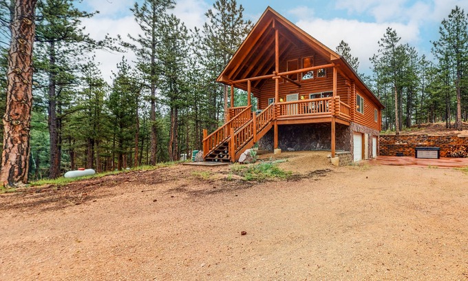 Florissant Cabin | Charming, dog-friendly cabin with hot tub, deck, woodstove, W/D & loft