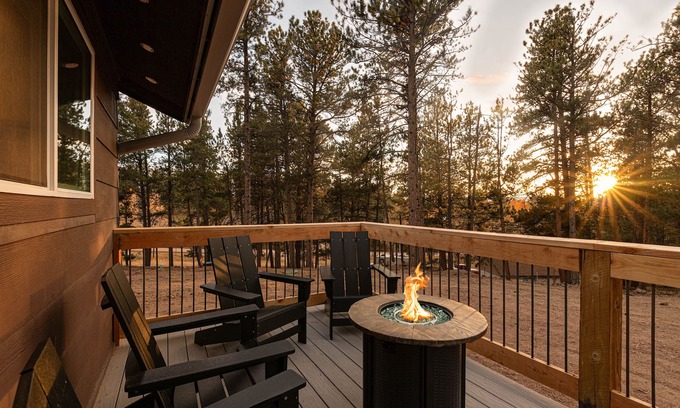 Florissant Cabin | Charming, Dog-friendly Cabin Nestled at 8500 feet