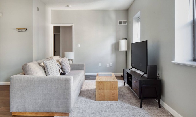 Lower Mills Apartment | Charming Dorchester/Milton 1BR next to Milton T stop, by Blueground