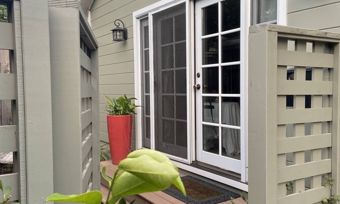 Napa Cottage | Charming Downtown Guesthouse