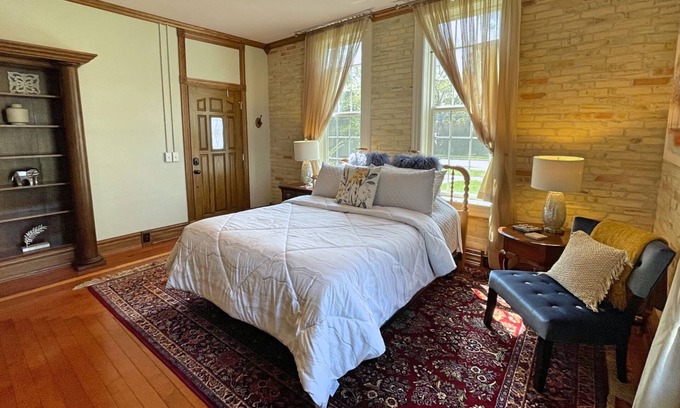 Traverse City House | Charming Downtown Victorian: Studio