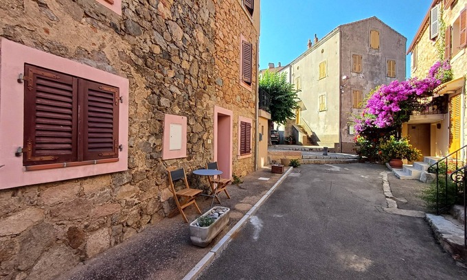 Piana Apartment | Charming duplex in the heart of the village of Piana