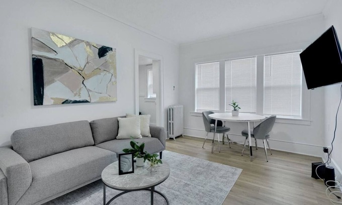 Downtown Rochester Apartment | Charming & Elegant 1Bd/1Bth I Rochester