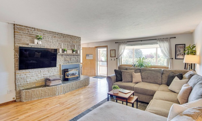 Ellensburg House | Charming Ellensburg Home w/Patio < 1 Mi to CWU!