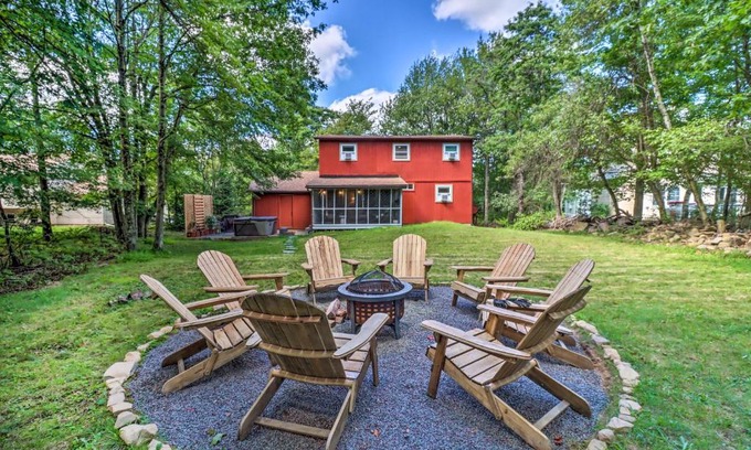 Long Pond House | Charming Emerald Lakes Cottage with Hot Tub!