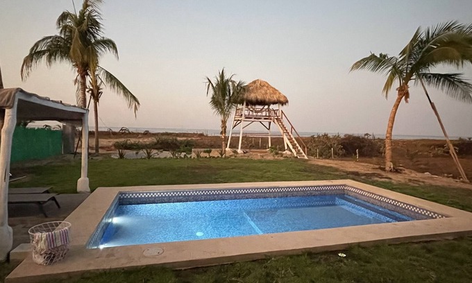 San Pedro Mixtepec Villa | Charming entire home with pool and view tower. Few steps from the beach.