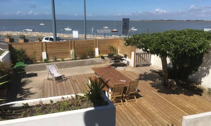 Fromentine House | Charming family home with sea view