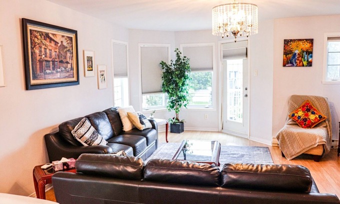 Brossard Apartment | Charming Family Condo