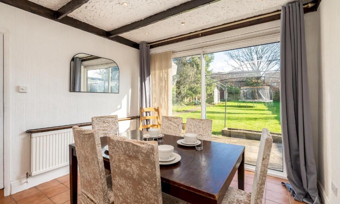 Watford House | Charming Family-Friendly Home Pass the Keys