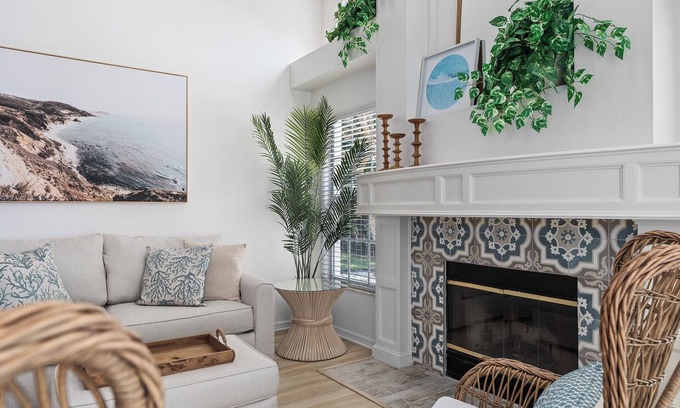 Sunridge Woods House | Charming Family Getaway 10 Miles from Disney